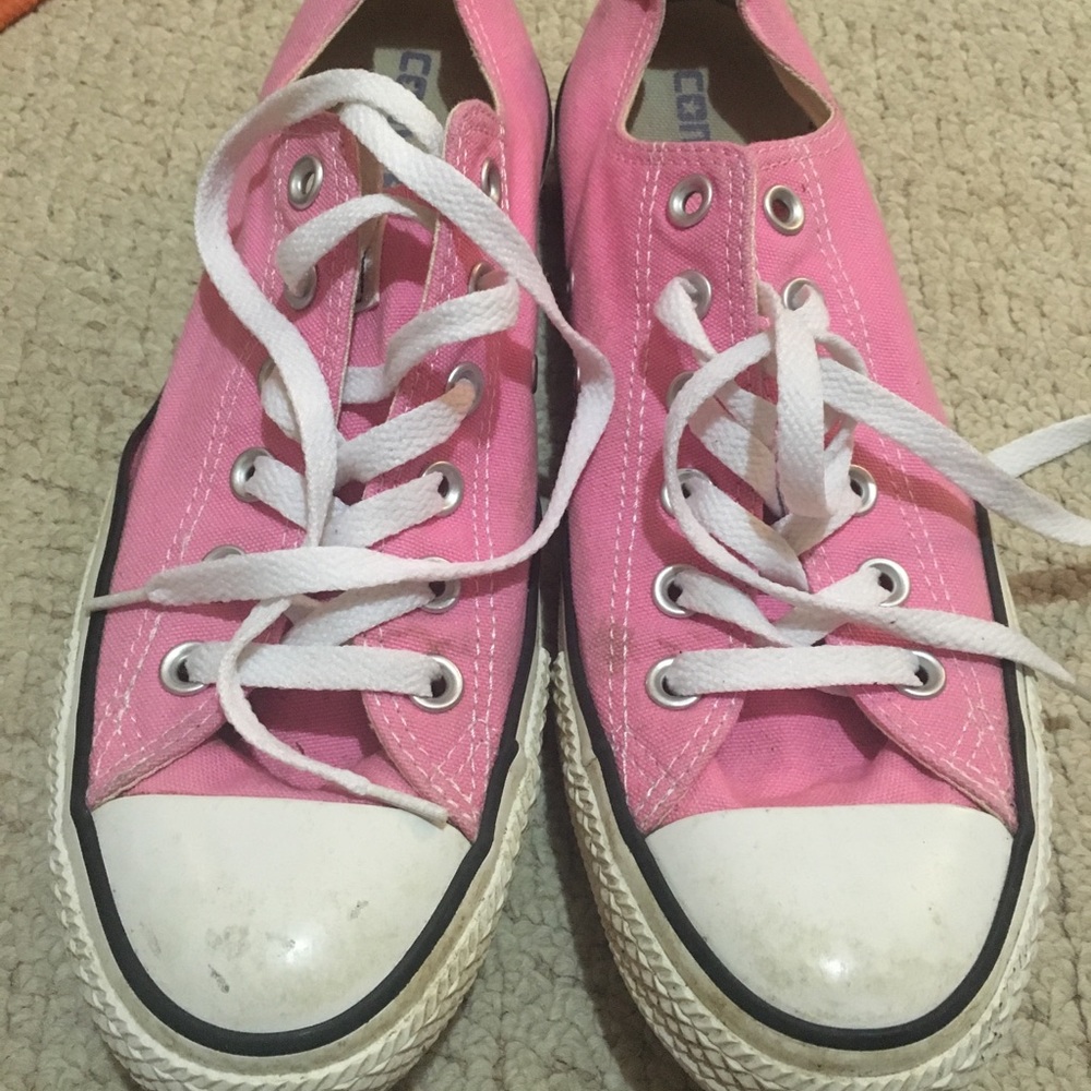 Size 9 Women’s Converse